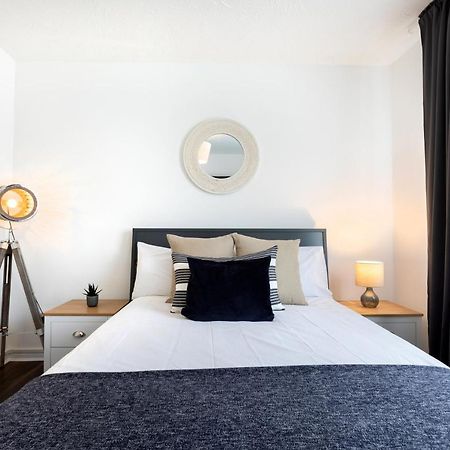 1-Bedroom Apartment With A Private Garden, Beach 5-Min Walk ウェーマス 部屋 写真