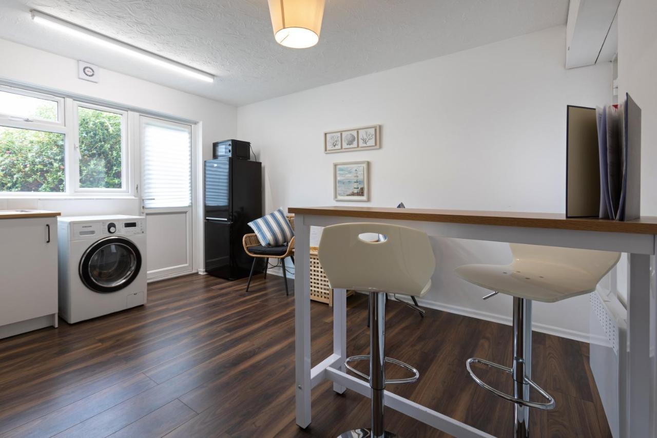 1-Bedroom Apartment With A Private Garden, Beach 5-Min Walk ウェーマス エクステリア 写真